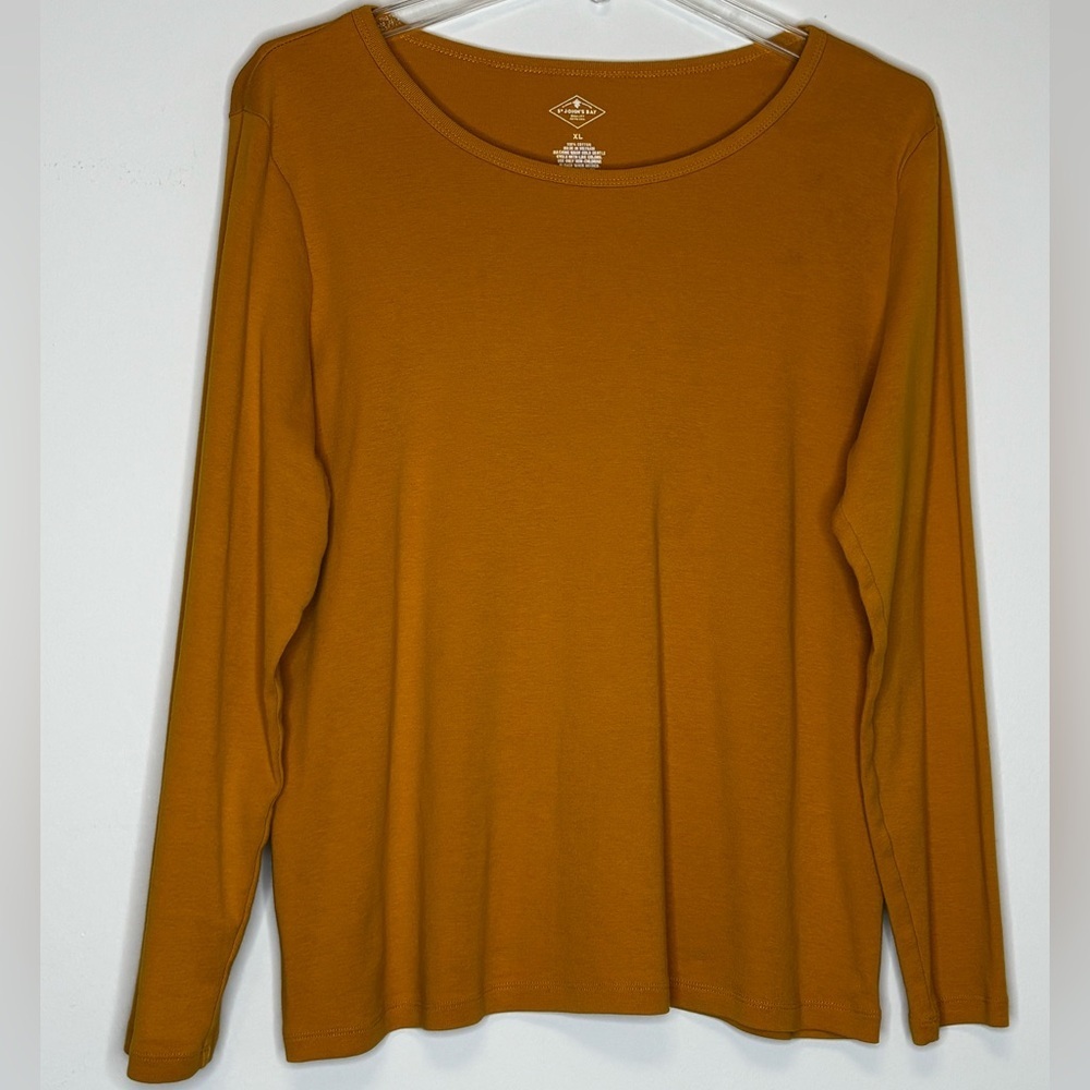 ST. JOHN’S BAY GOLD LONG SLEEVE TEE